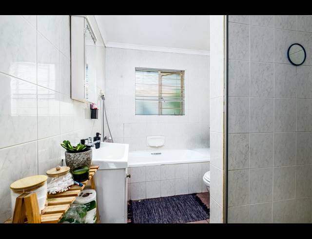 2 BEDROOM TOWNHOUSE FOR SALE IN SUNDOWNER